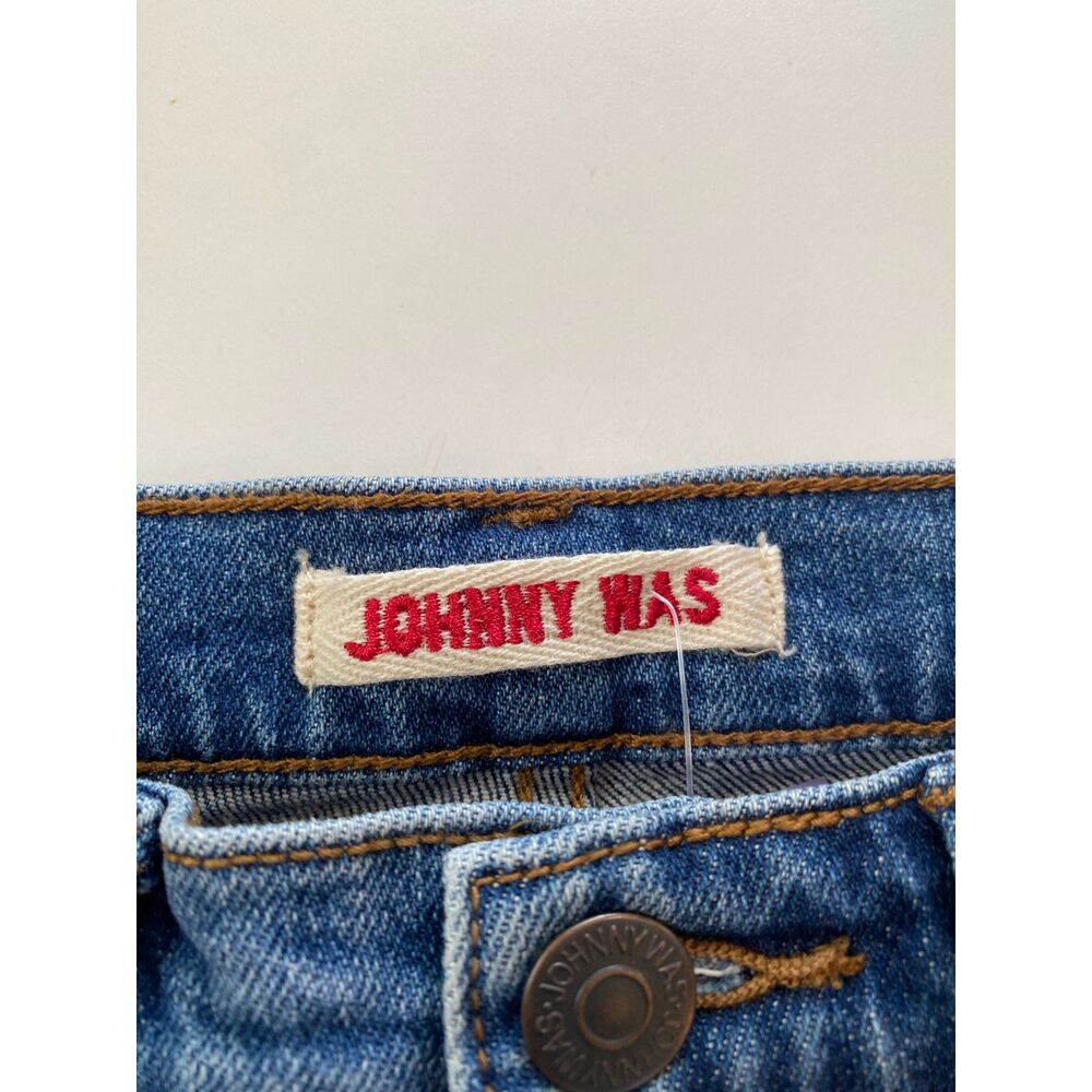 NEW JOHNNY WAS Jeanette Bermuda Short Medium Wash - Picture 2 of 9